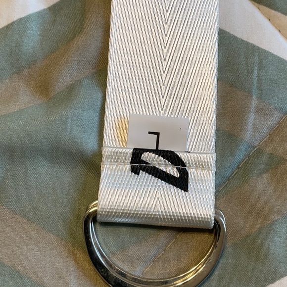 Dickies belt size large. White with black Dickies printed on web belt. New. - Picture 4 of 4